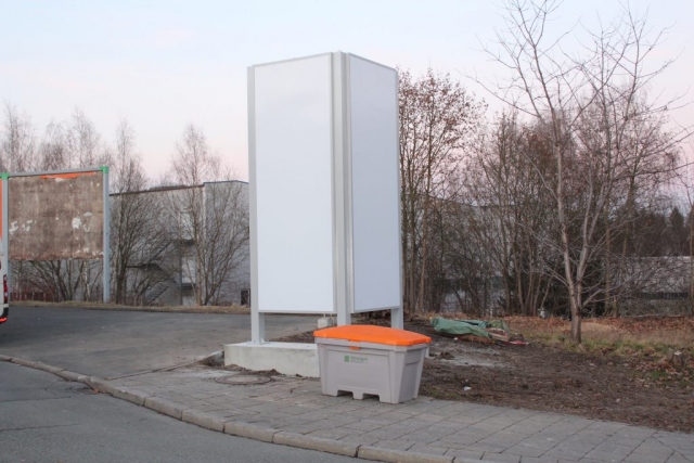 Dreieckssonderwerbepylon in Profil 4 Groesse 1500 x 1500x4500 mm 2